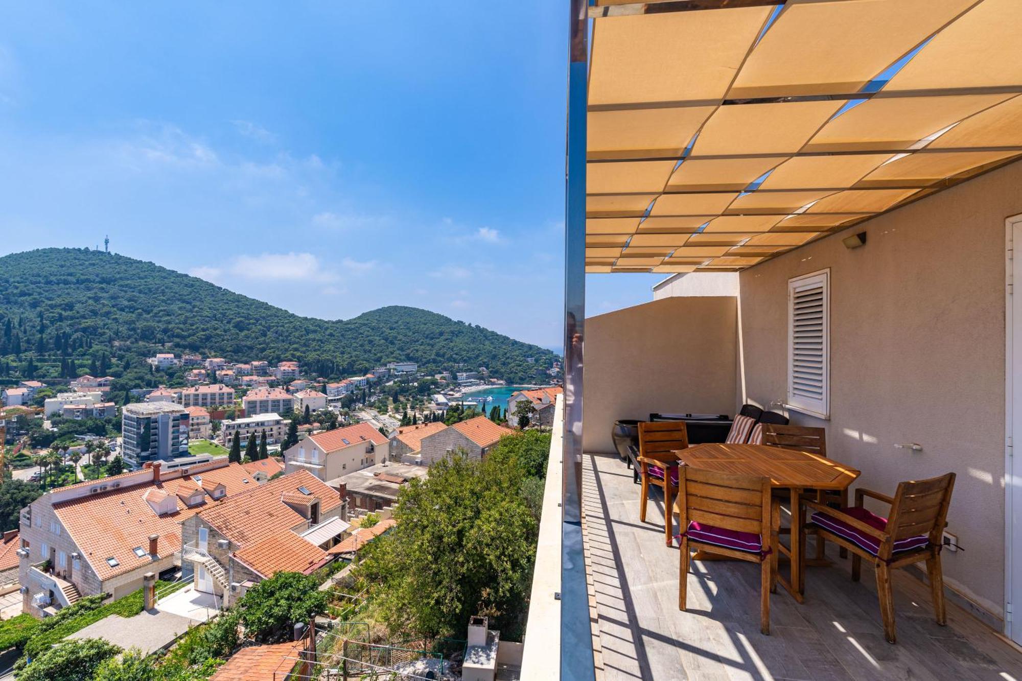 Apartman The Panoramic View Penthouse Sweet Petite