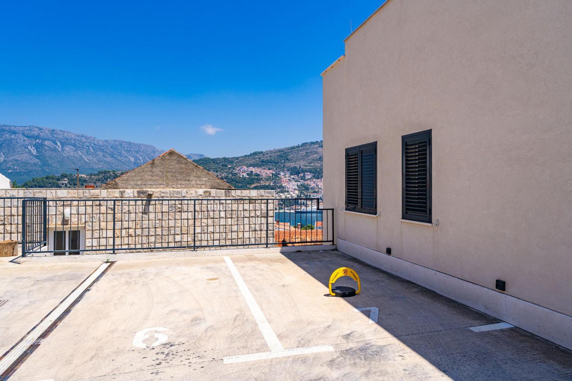 The Panoramic View Penthouse Sweet Petite