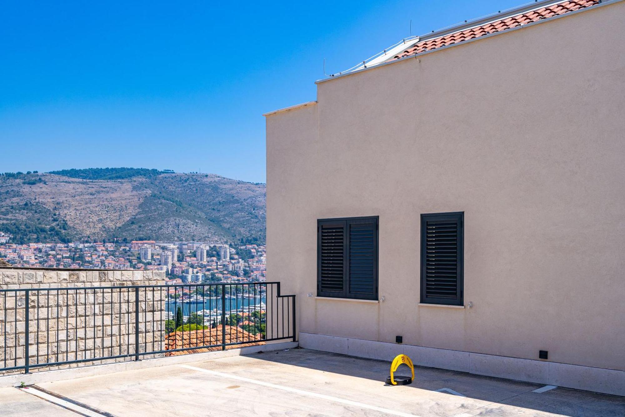 Apartman The Panoramic View Penthouse Sweet Petite *