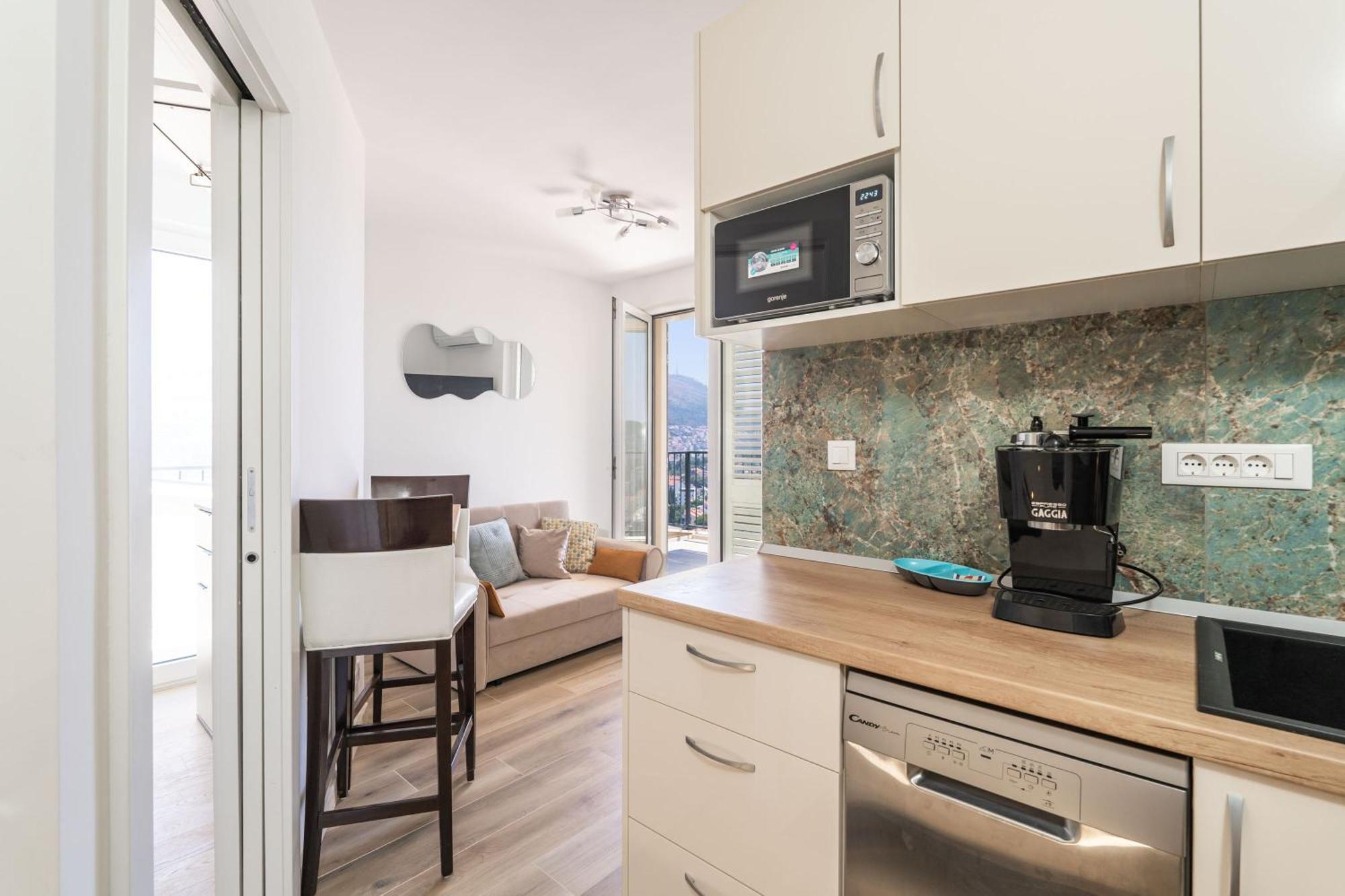 Apartment The Panoramic View Penthouse Sweet Petite *